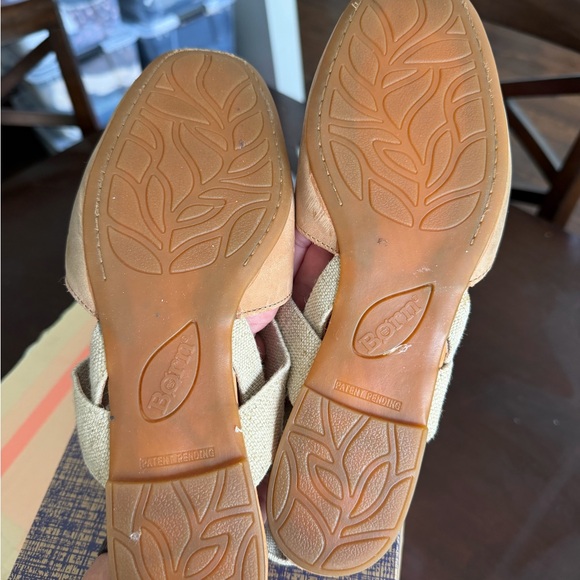 Born Tan Women's Chulu Flats with Elastic Strap. Size 9 - Picture 4 of 7